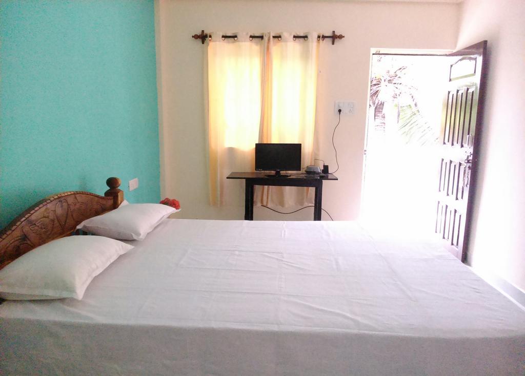 La Blanche Guest House Calangute Værelse billede